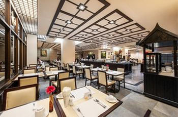 Pinnacle Lumpinee Hotel & Spa
