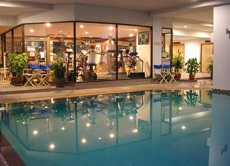 Tai-pan Hotel