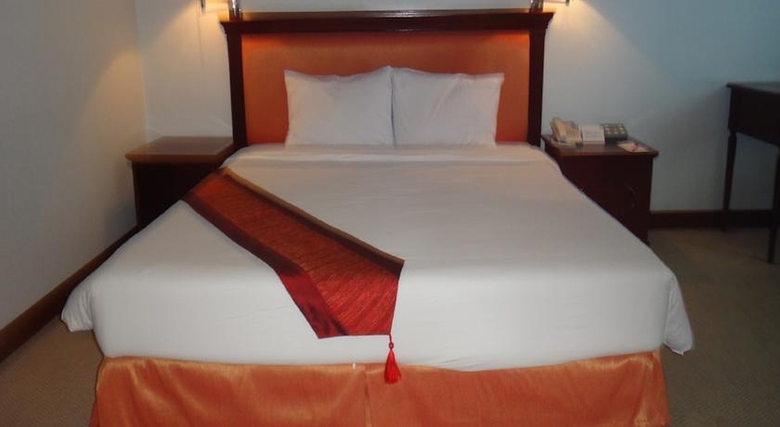 Tai-pan Hotel