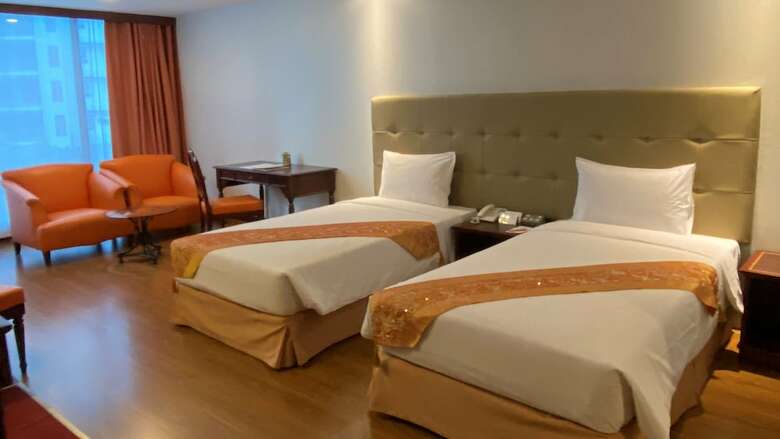 Tai-pan Hotel