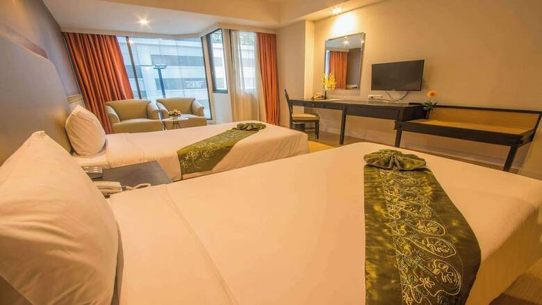 Tai-pan Hotel