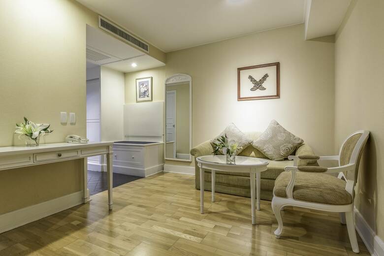 Windsor Suites Hotel
