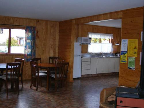 Ossies Motels And Chalets