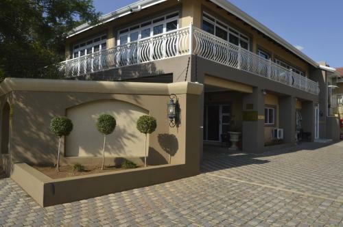 Hostal Lakeview Guest House