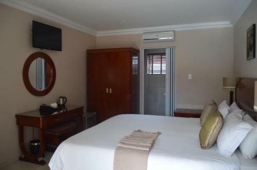 Hostal Lakeview Guest House