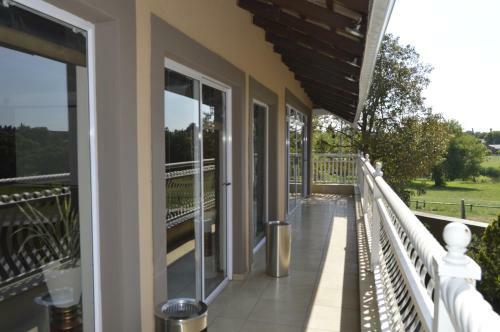 Hostal Lakeview Guest House