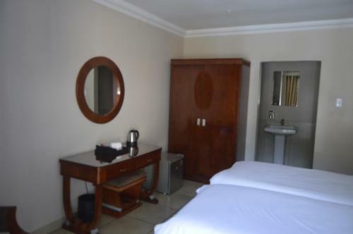 Hostal Lakeview Guest House