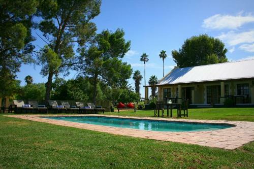 Hostal De Denne Guest House
