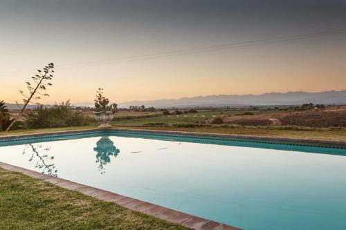 Hostal De Denne Guest House