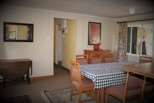 Hotel Lake Naverone Holiday Cottages