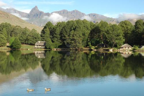 Hotel Lake Naverone Holiday Cottages