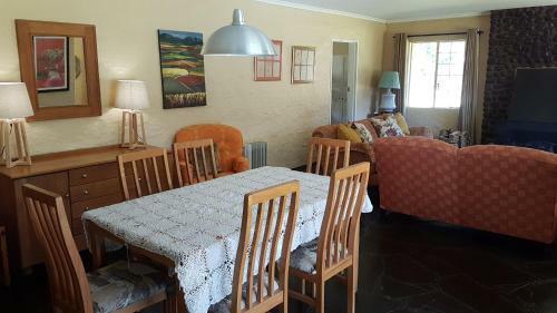 Hotel Lake Naverone Holiday Cottages