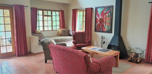 Hotel Lake Naverone Holiday Cottages