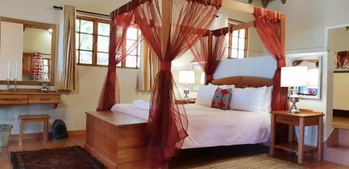 Hotel Lake Naverone Holiday Cottages