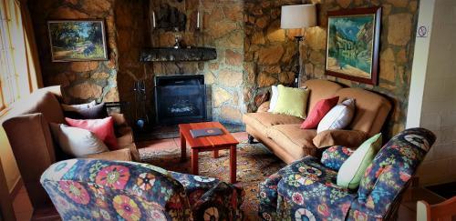 Hotel Lake Naverone Holiday Cottages