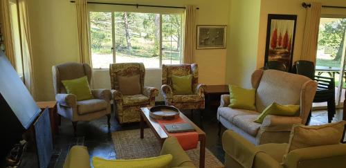 Hotel Lake Naverone Holiday Cottages