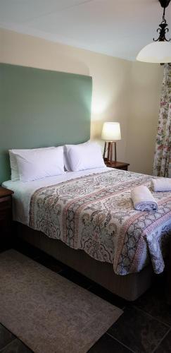 Hotel Lake Naverone Holiday Cottages