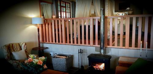 Hotel Lake Naverone Holiday Cottages