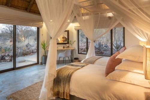 Royal Madikwe Luxury Safari Lodge
