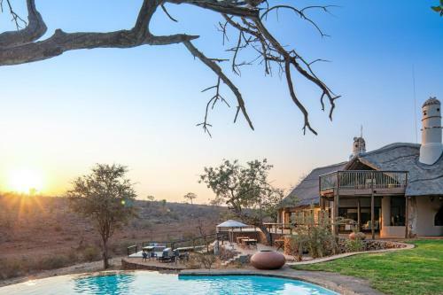 Royal Madikwe Luxury Safari Lodge