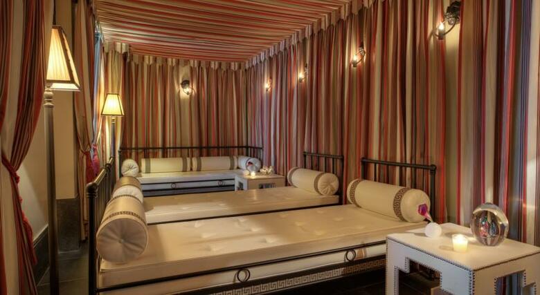 Grand Hotel De Bordeaux & Spa