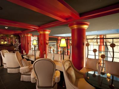 Grand Hotel De Bordeaux & Spa