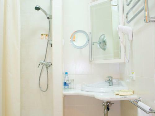 Hotel Alleya Grand