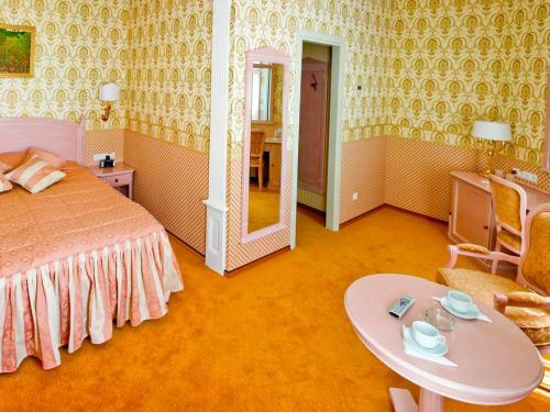Hotel Alleya Grand