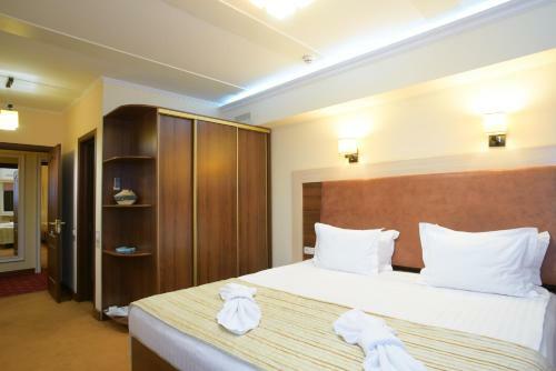 7 Sky Hotel Klinicheskaya Street