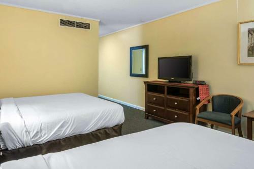 Hotel Econo Lodge Inn & Suites Tilton