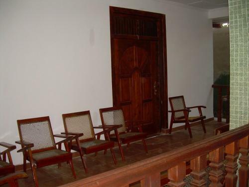 Hostal Bandhusena House & Apartment