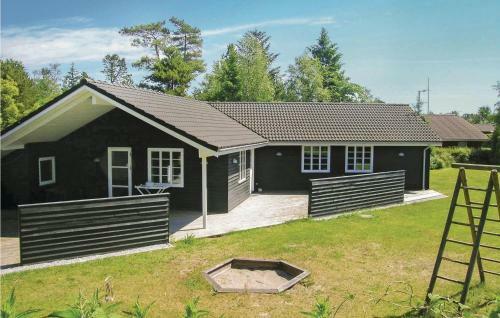 Hostal Holiday Home Torndrup Strand Hals
