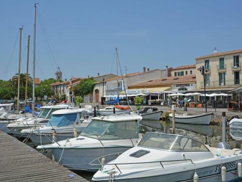 Holiday Home Au Bord De L Eau Aigues Mortes