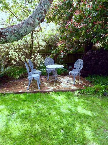 Acacia Bed And Breakfast