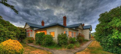 Acacia Bed And Breakfast