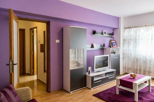 Sunny Old Town Apartments