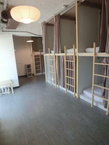 Easyinn Hotel & Hostel