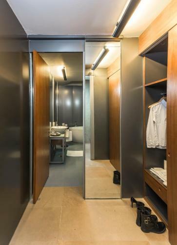 Mana Hotels