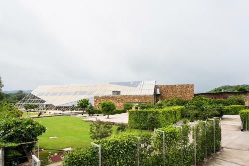 Mana Hotels