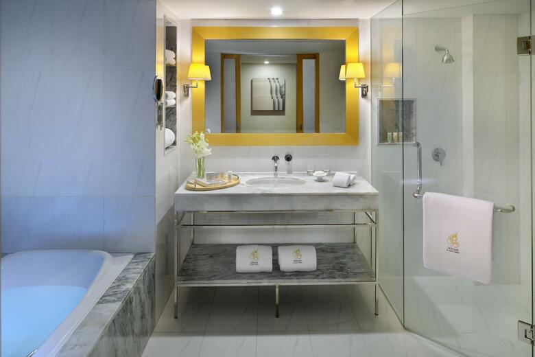 Hotel Lebua At State Tower