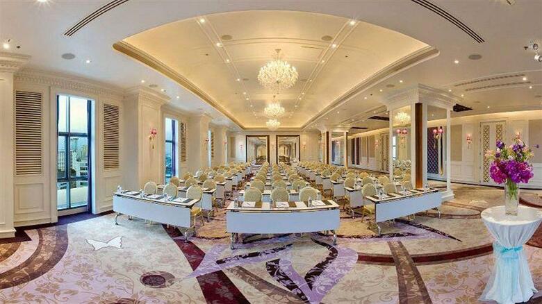 Hotel Lebua At State Tower