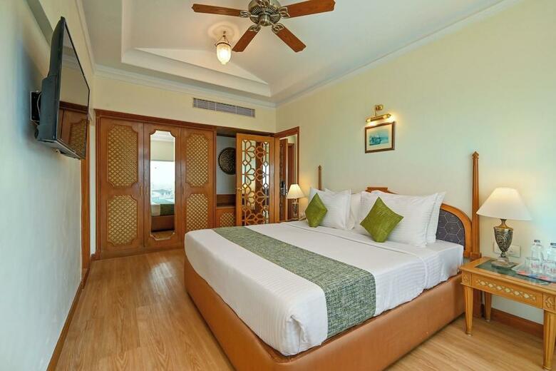 Hotel Fariyas