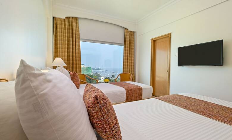 Hotel Fariyas