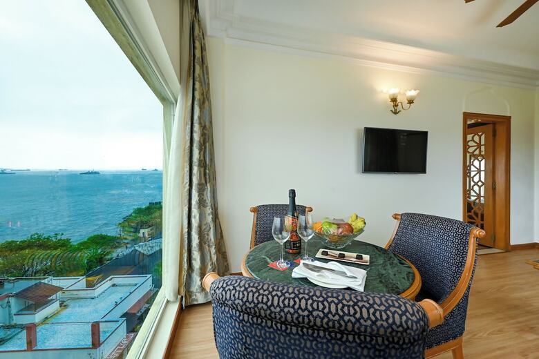 Hotel Fariyas
