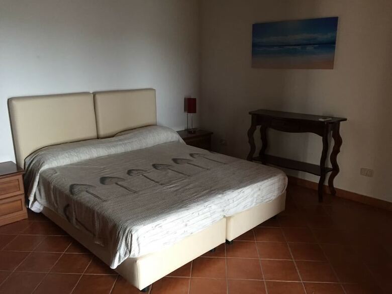 Hostal La Torretta Di Pollica