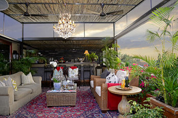 Hostal The Residence