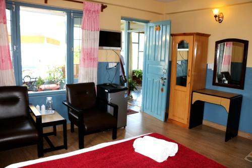 Hotel Silver Oaks Inn