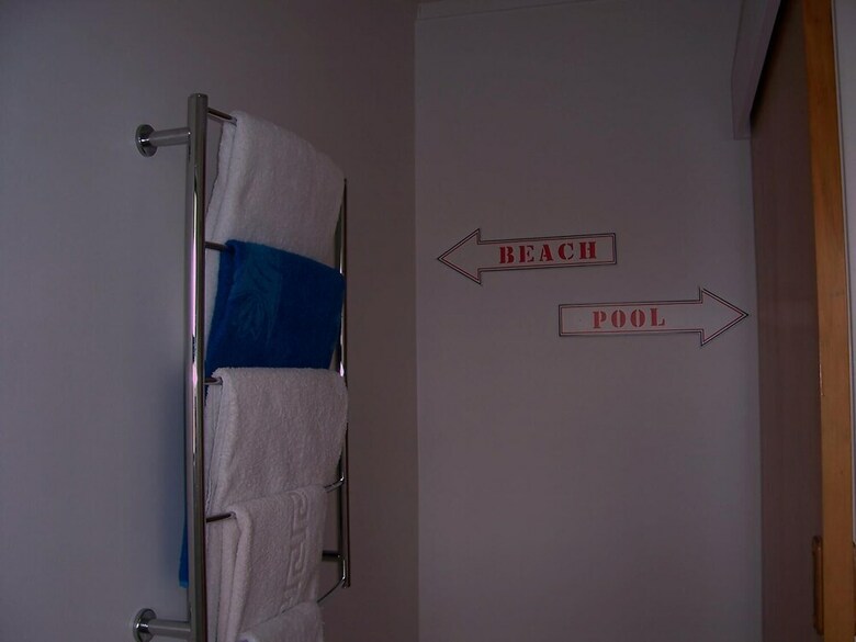 Snells Beach Motel