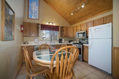 Hotel Convict Lake Resort