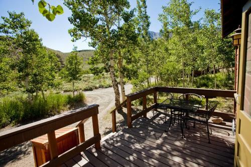 Hotel Convict Lake Resort